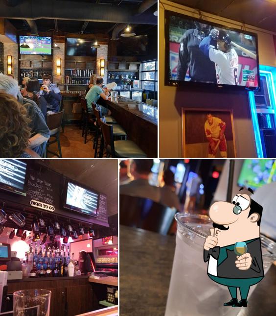 Sports Bar & Grill in Wyandotte Restaurant menu and reviews