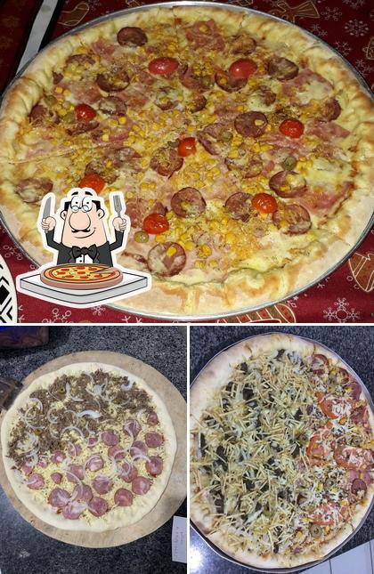 Experimente pizza no Pizzaria La Família