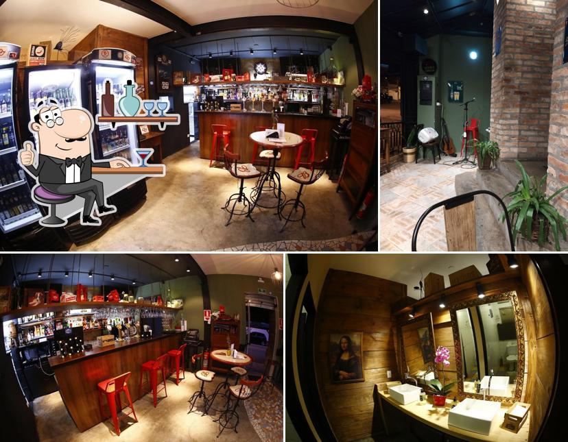 O interior do FreeSoul Bar & Burger