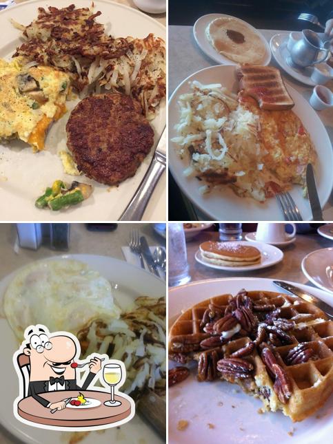 Elly's Pancake House in Mundelein Restaurant menu and reviews