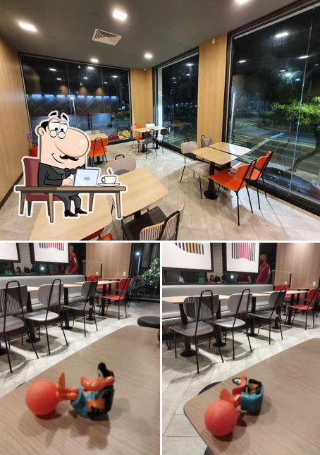 Veja imagens do interior do McDonald's