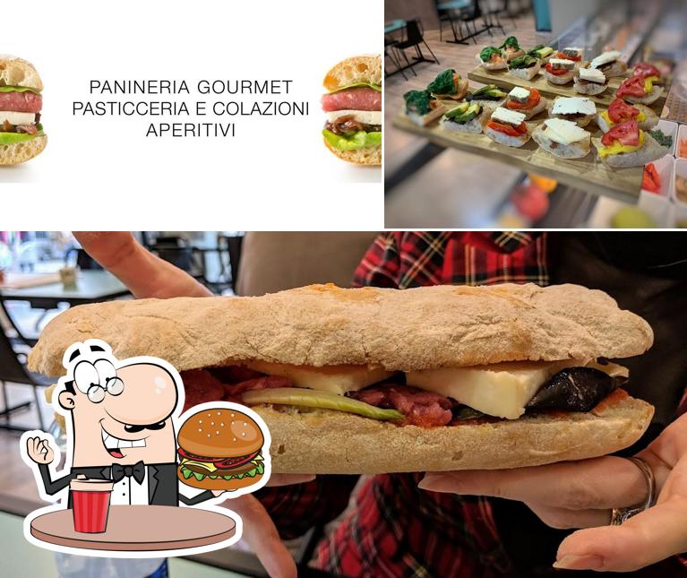 Prova un hamburger a La Farcia Biella