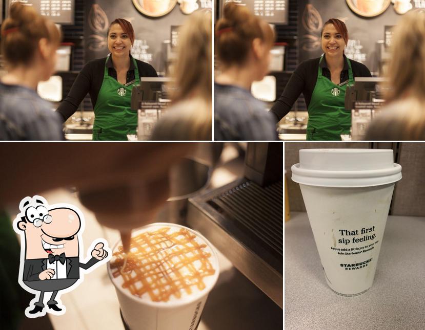 Фото, на котором видны внутреннее оформление и напитки в Starbucks