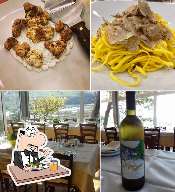 La cibo e interni del ristorante