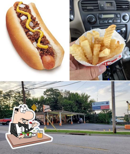 Among different things one can find food and exterior at B & K Root Beer Drive In