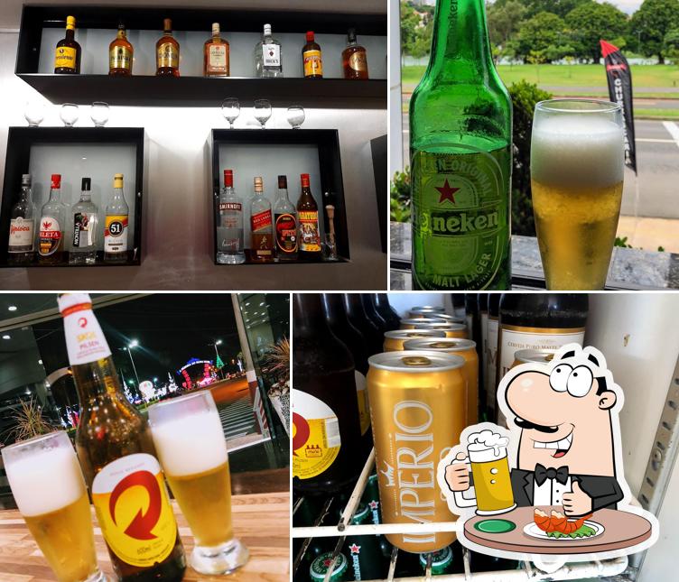 Peça um copo de cerveja leve ou escura