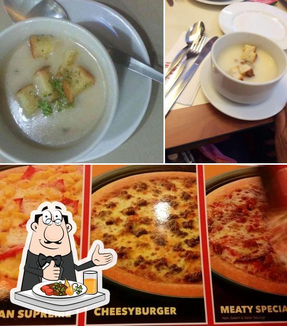 Food at Pizza Hut