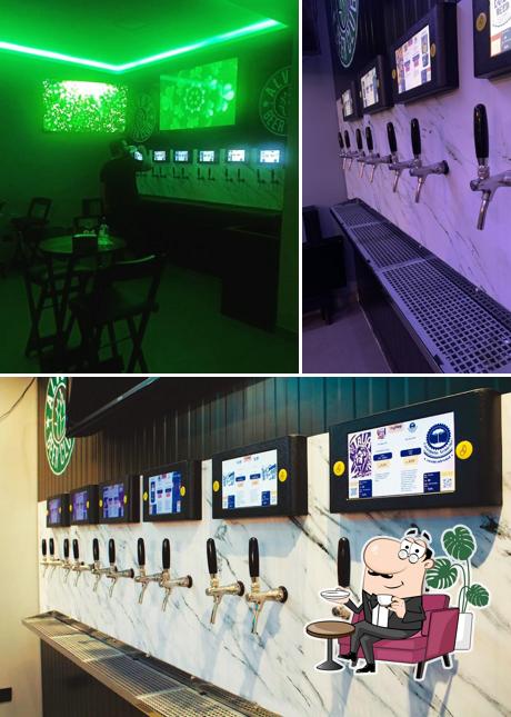 O interior do Alvo's Beer Club