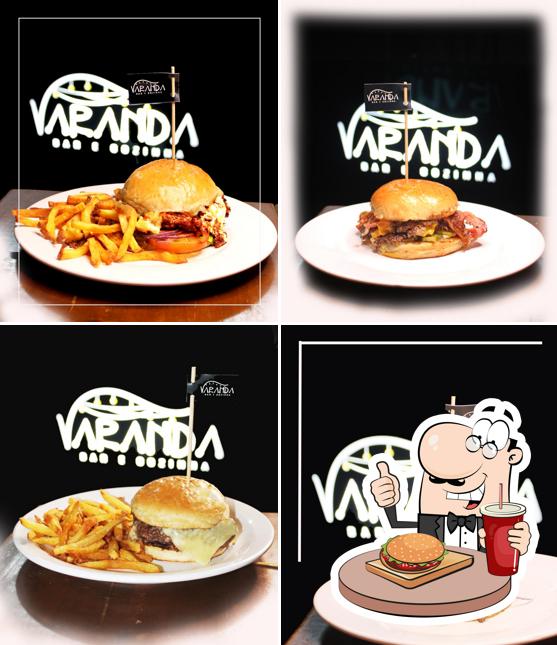 Os hambúrgueres do VARANDA BAR E COZINHA irão saciar uma variedade de gostos
