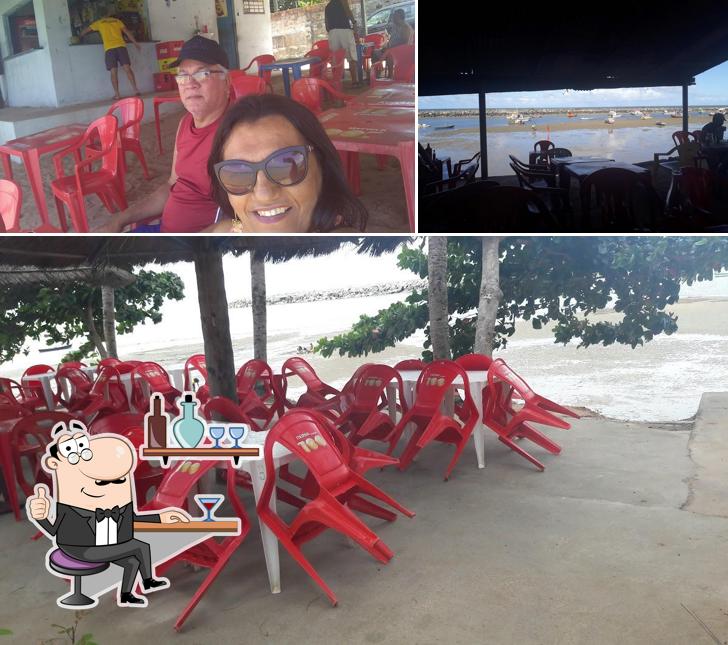 Veja imagens do interior do Denis Bar