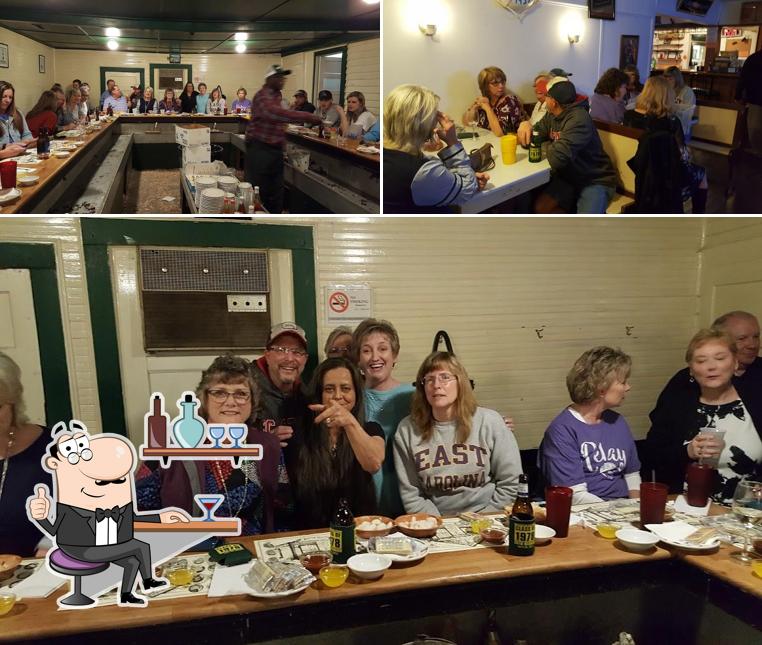Sunny Side Oyster Bar in Williamston Restaurant menu and reviews