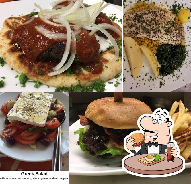 Гамбургеры из "Greek Taverna Ammos" придутся по вкусу любому гурману