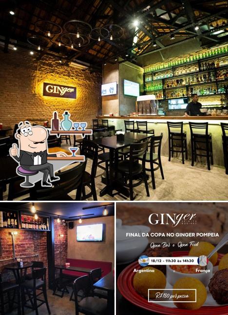 A imagem do Ginger Spirits & Drinks’s interior e comida