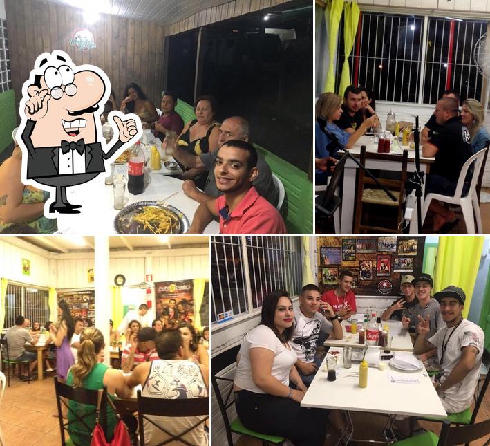 O interior do Medonhos Burger - Beer Grill