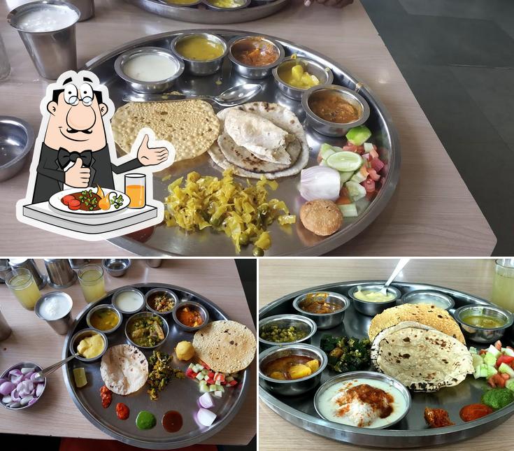 Meals at Manwar Gujarati Thali