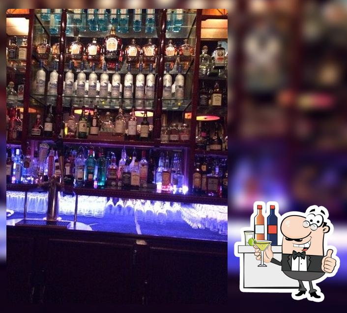 Foxy's Fine Food and Drinks