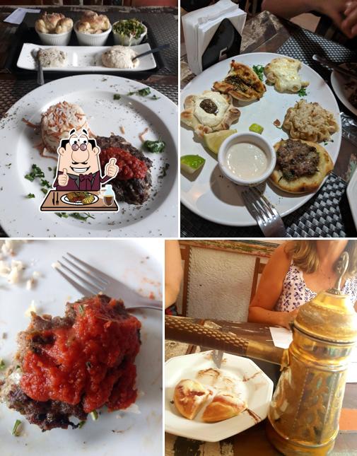 Escolha pratos de carne no Esfiharia Hayek