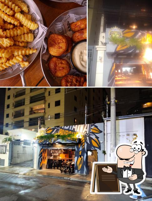 Confira a foto ilustrando exterior e comida no Indiana Burguer