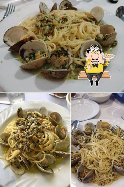 Попробуйте блюда с морепродуктами в "Neils Pasta & Seafood Grill"