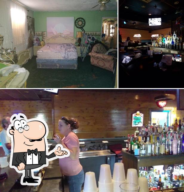 Brass Monkey, 5561 Overseas Hwy in Marathon Restaurant reviews