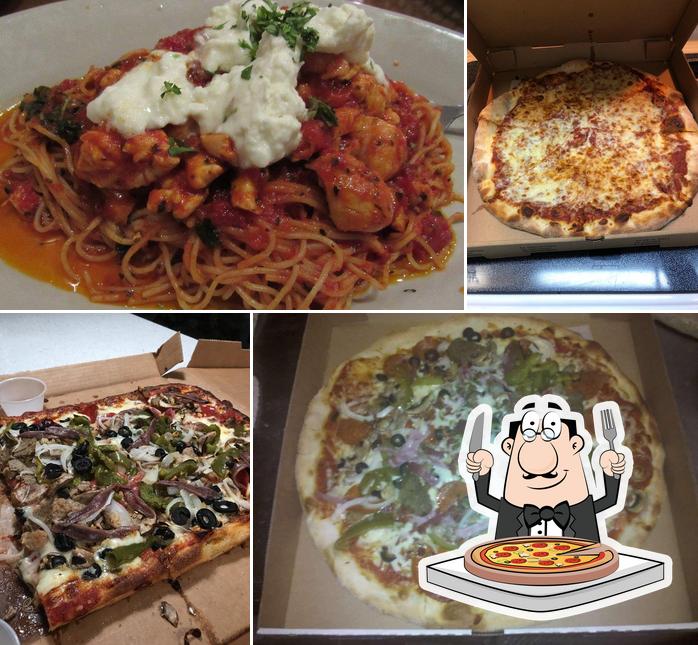 Попробуйте пиццу в "Little Joey's Pizza & Italian Restaurant"