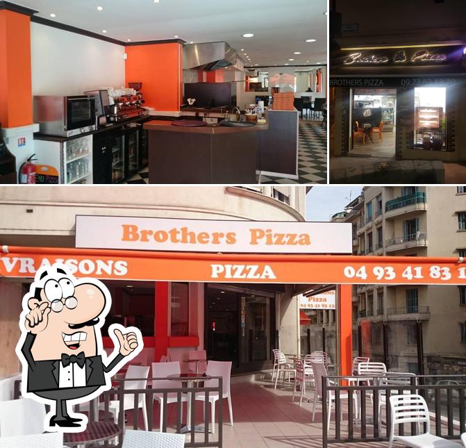 L'intérieur de Brothers Pizza