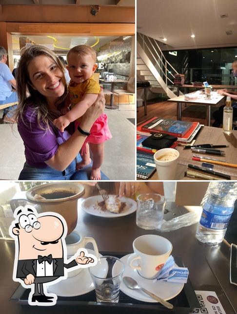 O interior do Fran's Café