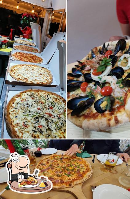 Pick pizza at Amici Pizza Naxos