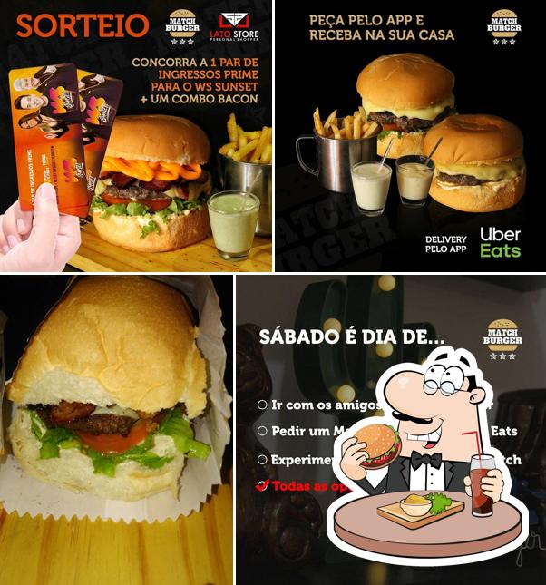 Peça um dos hambúrgueres disponíveis no Match Burger