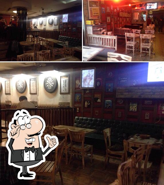 El interior de Ahır Pub & Bistro