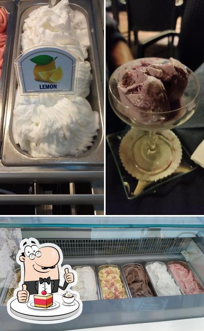 PIZZERIA GELATERIA ARTIGIANALE , GRANITE DI FRUTTA FRESCA serve un'ampia varietà di dolci