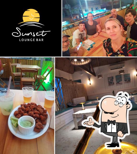 O interior do Sunset lounge bar