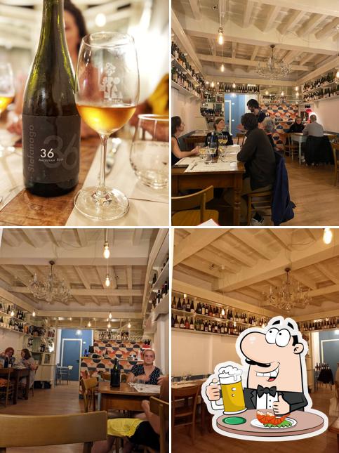 Puoi ordinare un rinfrescante bicchiere di birra chiara o scura