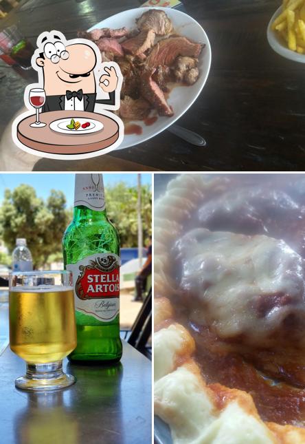 Entre diversos coisas, comida e cerveja podem ser encontrados no Toco Botequim