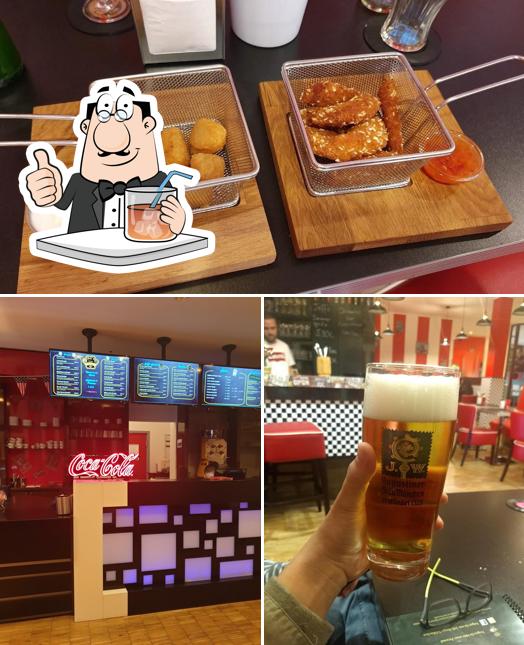 Take a look at the picture showing drink and food at Jeff's Burger Feldkirchen