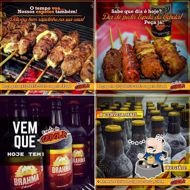 A comida e bebida do restaurante
