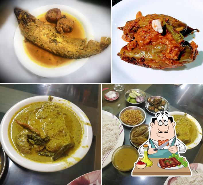 Try out meat dishes at Adi Kalpana Pice Hotel
