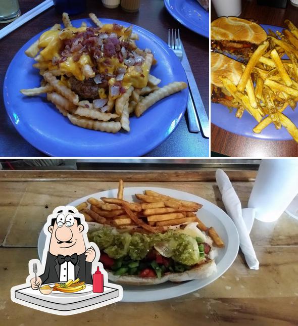 Yellow Dog Cafe & Bar in Worden Restaurant menu and reviews
