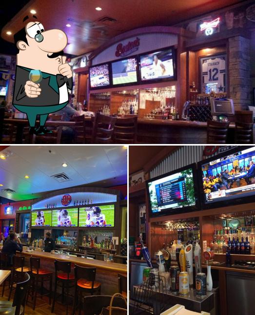 Boston's Restaurant & Sports Bar in Arlington Restaurant menu and reviews