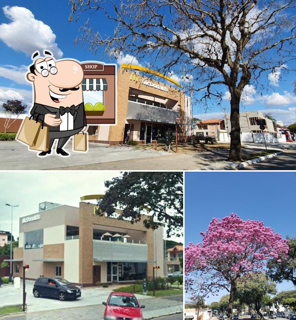 Desfrute da vista do exterior McDonald's