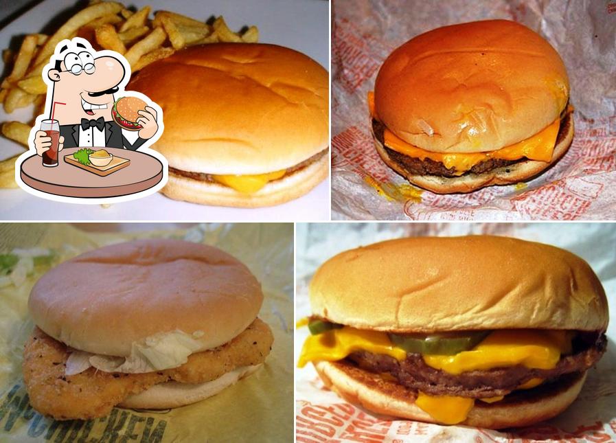 Prenez un hamburger à McDonald's Restaurant