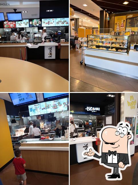 Installez-vous à l'une des tables de McDonald's