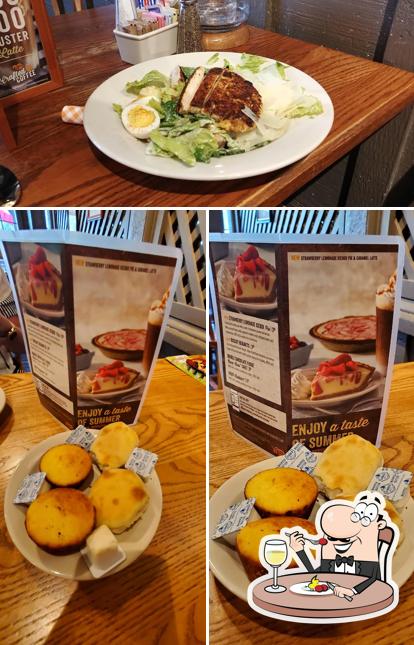 Cracker Barrel Old Country Store in Brunswick Restaurant menu and reviews