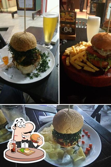 Peça um hambúrguer no 275 Artesanal Burger