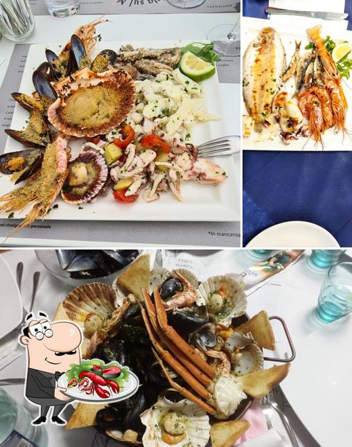 Degusta i sapori della cucina di mare a Bar ristorantino Vista sul Mare (Portomaran)