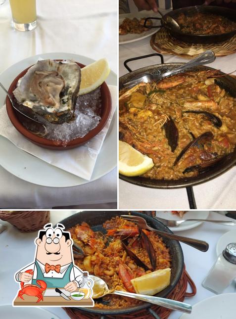Order seafood at El Rey de la Gamba "Desde 1972"