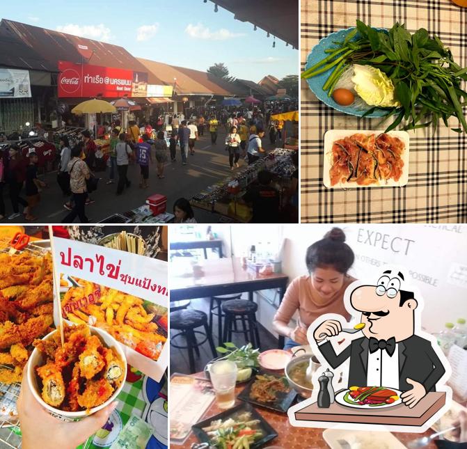 Restaurante Boat Quay ท่าเรือนครพนม, Nai Mueang Opiniones del restaurante