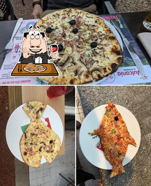 Order pizza at La Cabane du Trappeur