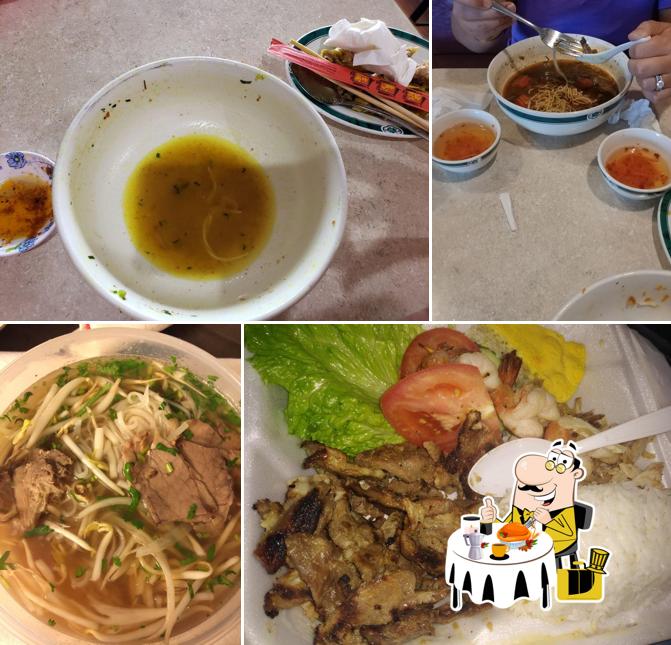 Блюда в "Pho Hoai Restaurant"