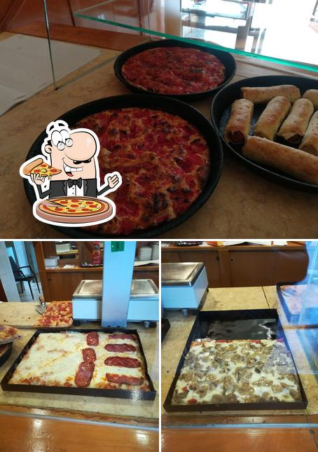Закажите пиццу в "Pizzeria Rosticceria del Carmine.....dal 1967"